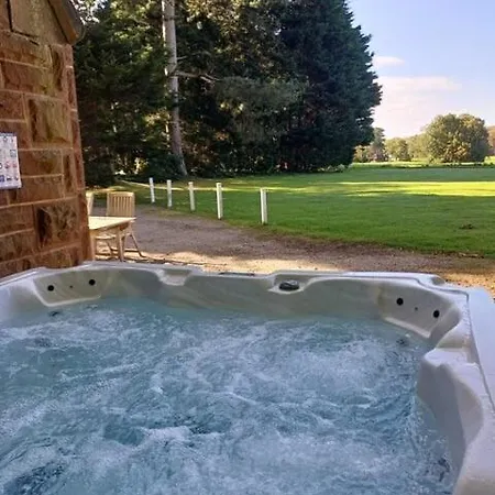 Thornton Manor - Holiday Cottages And Apartments Heswall Room photo