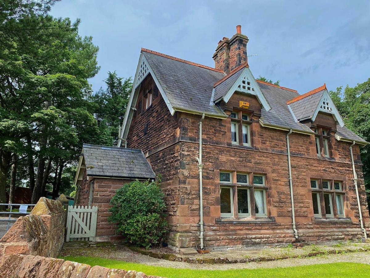 Thornton Manor - And Holiday home