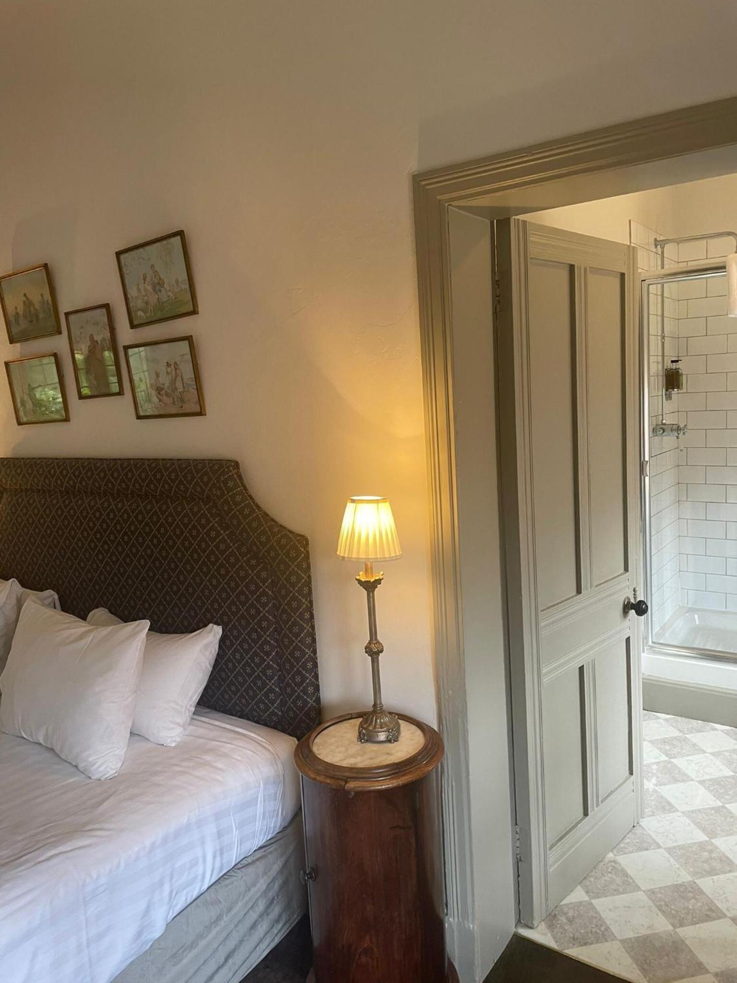 Thornton Manor - And Holiday home Heswall
