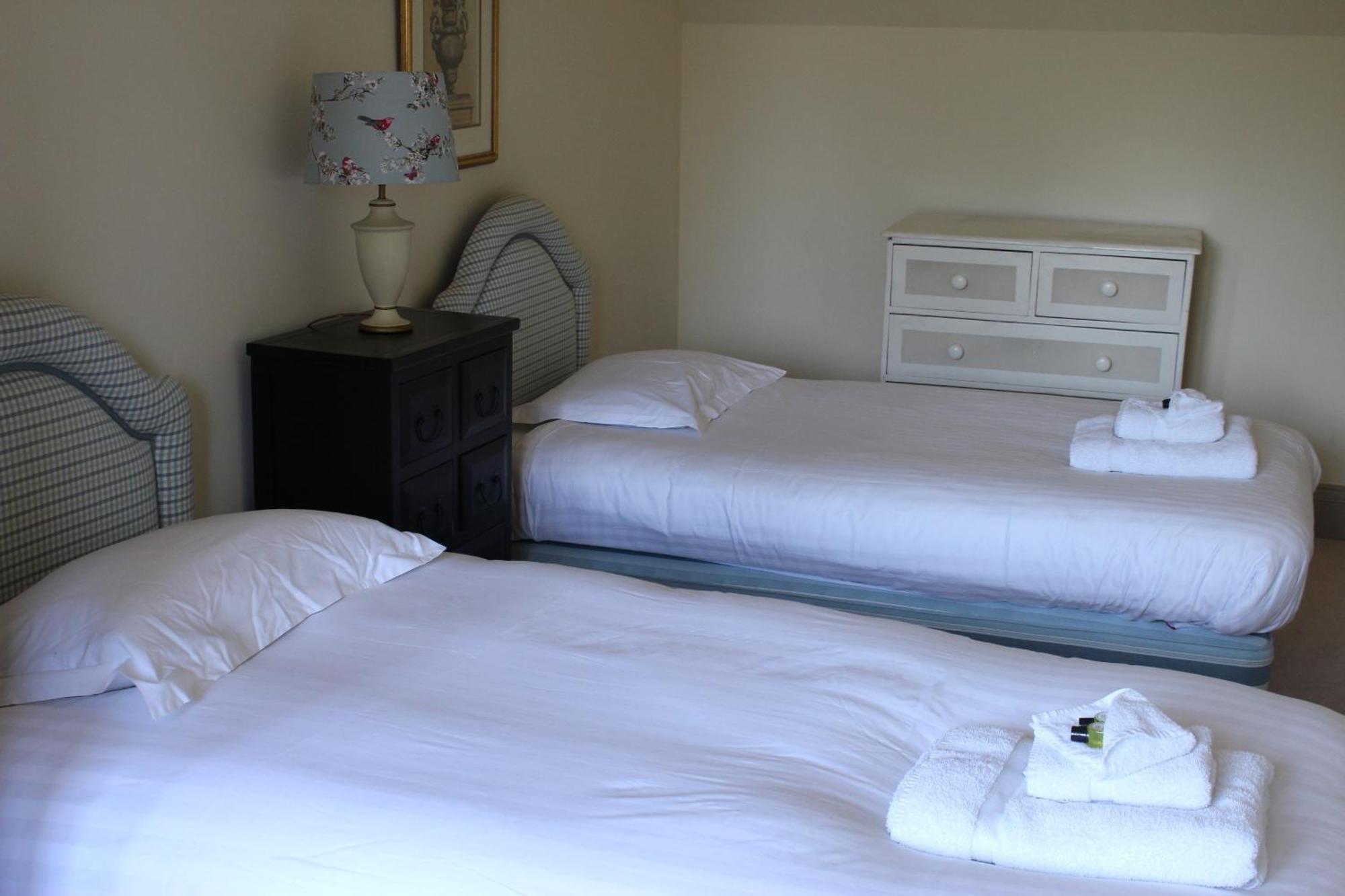 Thornton Manor - And Holiday home Heswall
